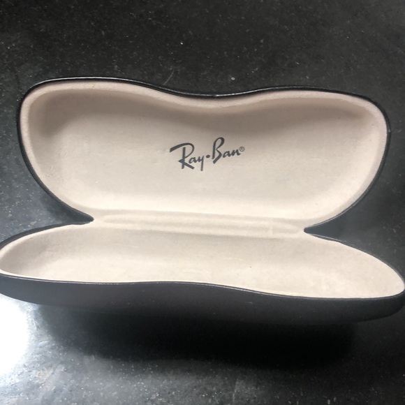 Black Ray-Ban hard eyeglass case - Picture 2 of 4
